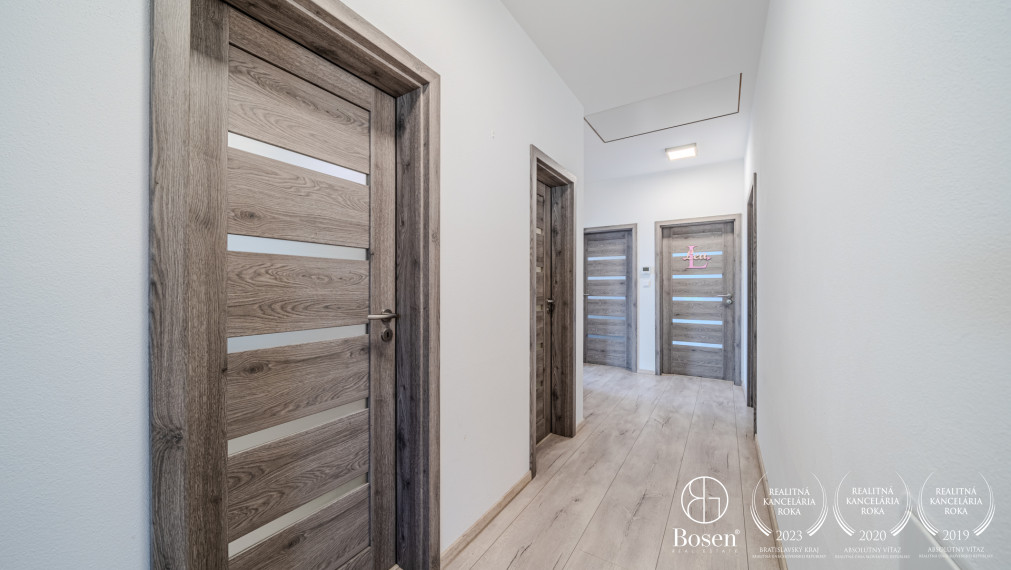 PREDANÉ - BOSEN |  4 izbový rodinný dom, s dvojgarážou, Hurbanova Ves