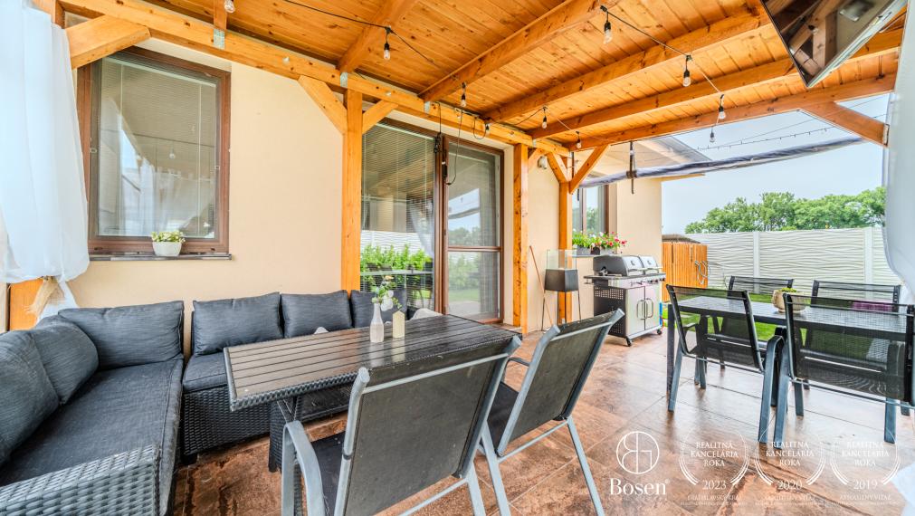 PREDANÉ - BOSEN |  4 izbový rodinný dom, s dvojgarážou, Hurbanova Ves