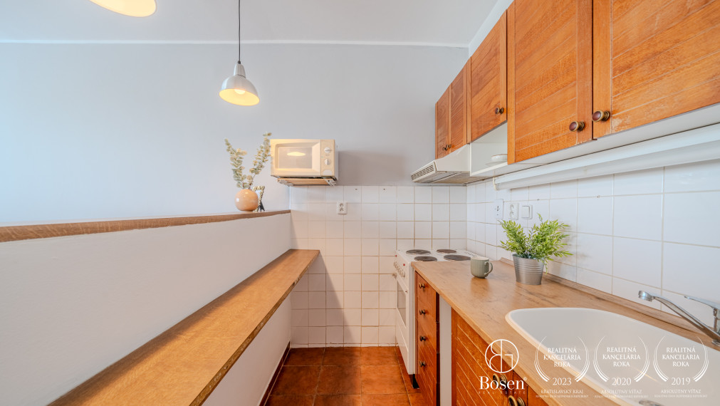 BOSEN | Rezervované Na prenájom 1-izbový byt na ulici Pribišova - Karlova Ves, 34m2