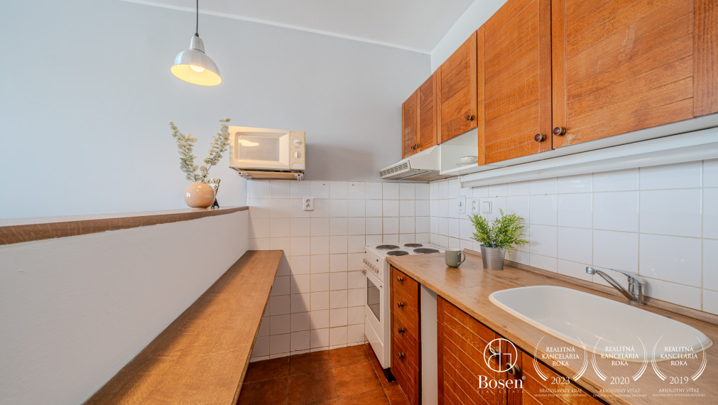 BOSEN | Rezervované Na prenájom 1-izbový byt na ulici Pribišova - Karlova Ves, 34m2