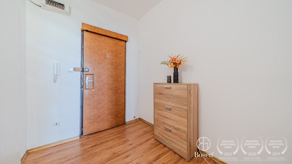 BOSEN | Rezervované Na prenájom 1-izbový byt na ulici Pribišova - Karlova Ves, 34m2