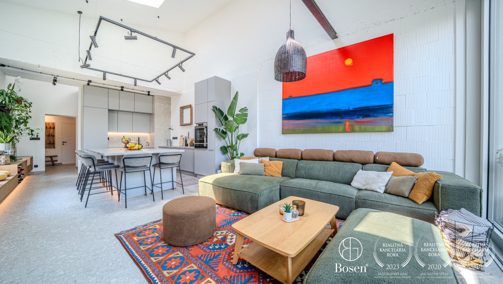 BOSEN | Dvojpodlažný rodinný dom v centre s výhľadom na Karpaty, Svätý Jur, Prostredná, 191 m2