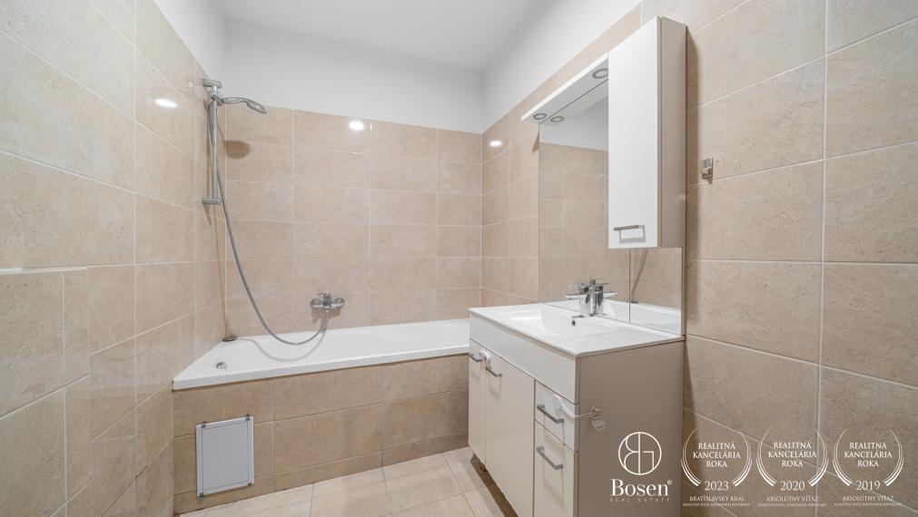 REZERVOVANÉ - BOSEN | 4-izbový byt so záhradou a parkovacím státím, Marianka, 82 m²