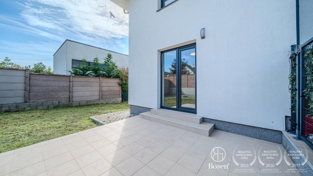 REZERVOVANÉ - BOSEN | 4-izbový byt so záhradou a parkovacím státím, Marianka, 82 m²