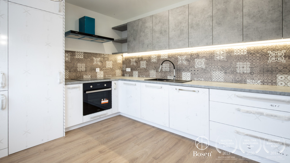 BOSEN | 3 izbový byt, 82 m2, prerobený s klimatizáciou, Nové Zámky