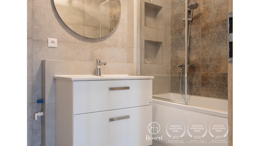 BOSEN | 3 izbový byt, 82 m2, prerobený s klimatizáciou, Nové Zámky