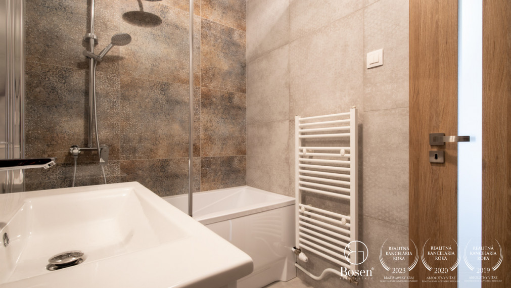 BOSEN | 3 izbový byt, 82 m2, prerobený s klimatizáciou, Nové Zámky