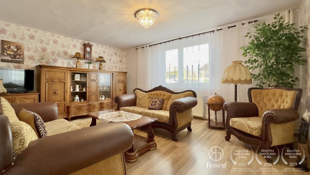 BOSEN | Rezervované, poschodový rodinný dom, Fiľakovo, 800m2
