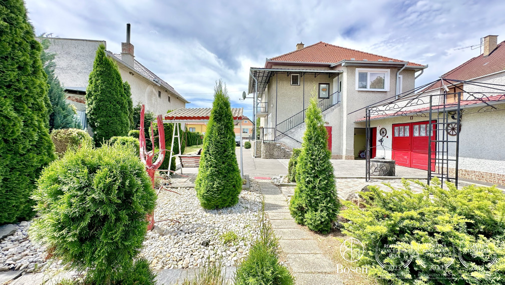 BOSEN | Rezervované, poschodový rodinný dom, Fiľakovo, 800m2