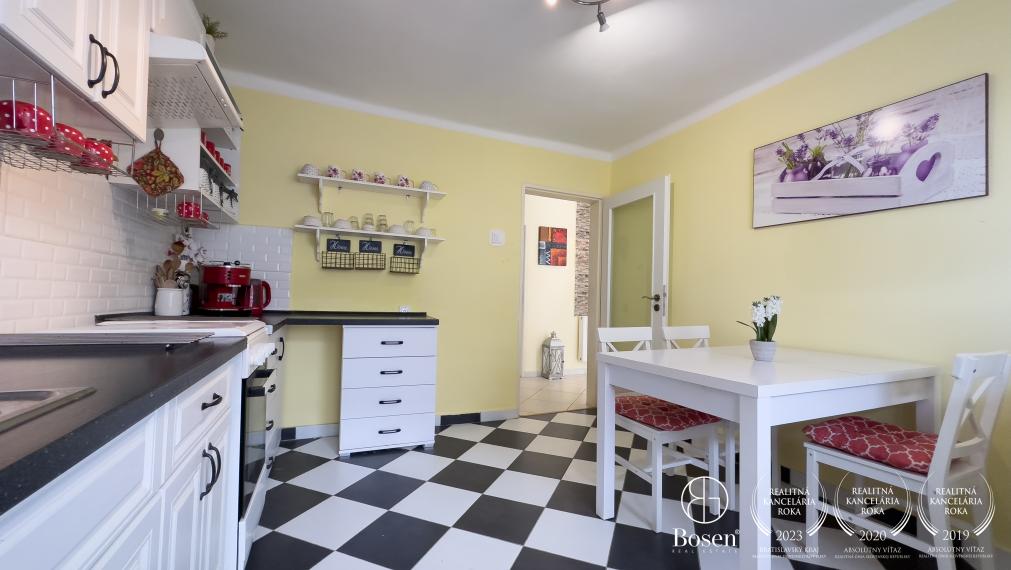 BOSEN | Rezervované, poschodový rodinný dom, Fiľakovo, 800m2