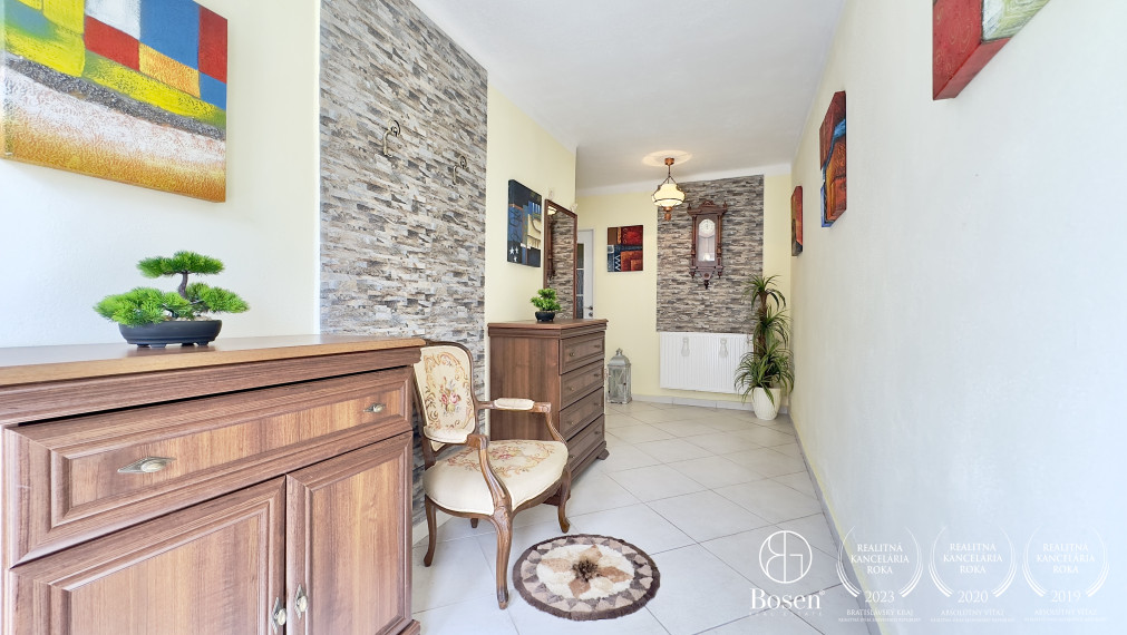 BOSEN | Rezervované, poschodový rodinný dom, Fiľakovo, 800m2