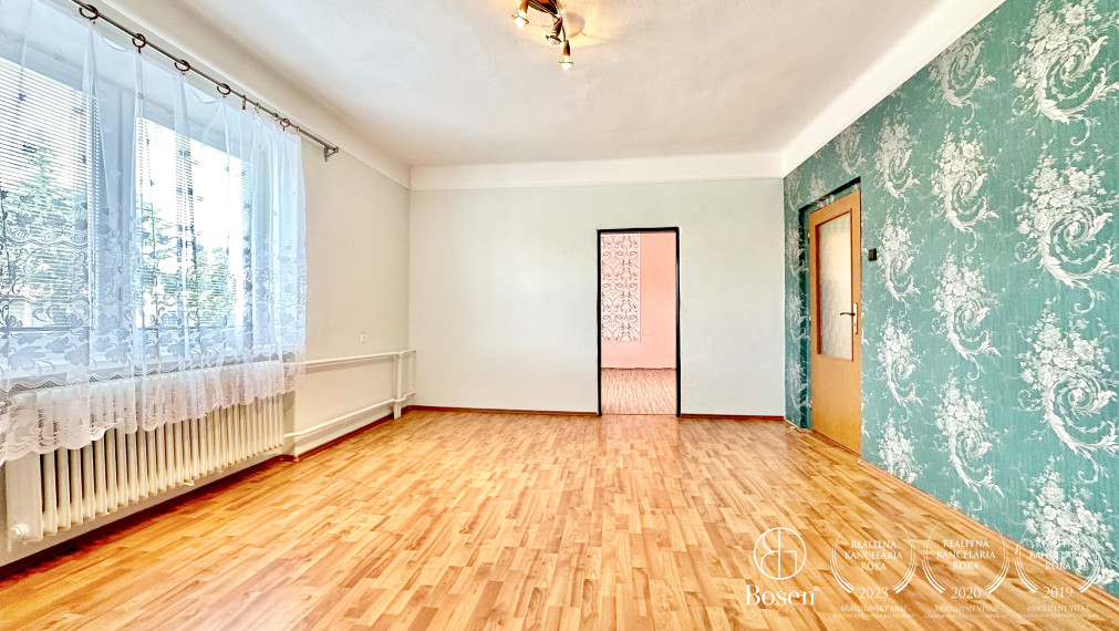 BOSEN | Rezervované, poschodový rodinný dom, Fiľakovo, 800m2