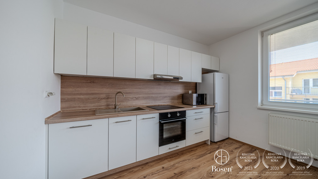 BOSEN | Prenájom 1-izbový byt s parkovacím statím   v garáži Slovenský Grob