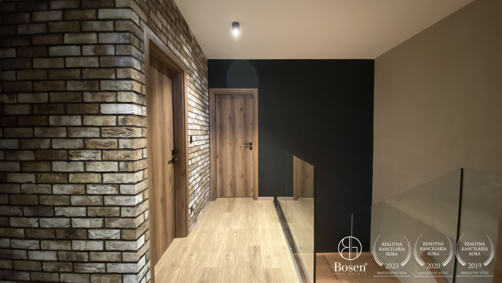 PREDANÉ - BOSEN | 4 izbový rodinný dom pri hrádzi, Hamuliakovo