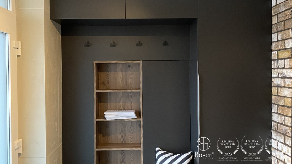 PREDANÉ - BOSEN | 4 izbový rodinný dom pri hrádzi, Hamuliakovo