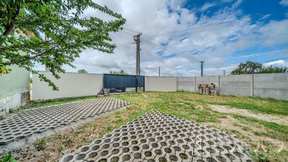 REZERVOVANÝ - BOSEN | 4 izbový rodinný dom, Kuchyňa, 1000 m2