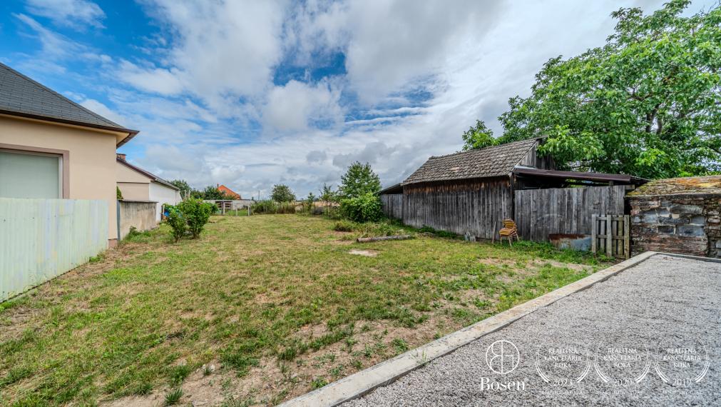 REZERVOVANÝ - BOSEN | 4 izbový rodinný dom, Kuchyňa, 1000 m2