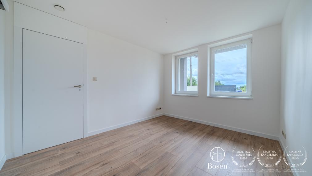 REZERVOVANÝ - BOSEN | 4 izbový rodinný dom, Kuchyňa, 1000 m2