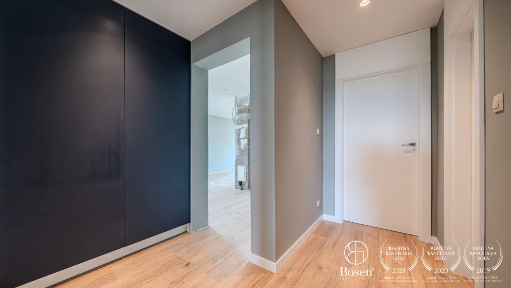 REZERVOVANÝ - BOSEN | 4 izbový rodinný dom, Kuchyňa, 1000 m2