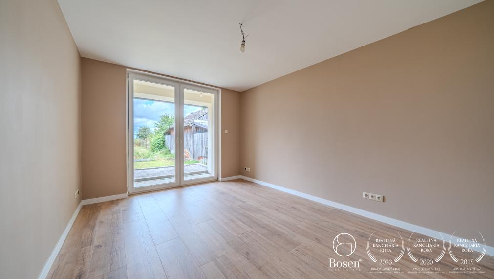 REZERVOVANÝ - BOSEN | 4 izbový rodinný dom, Kuchyňa, 1000 m2