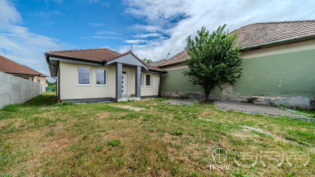 REZERVOVANÝ - BOSEN | 4 izbový rodinný dom, Kuchyňa, 1000 m2