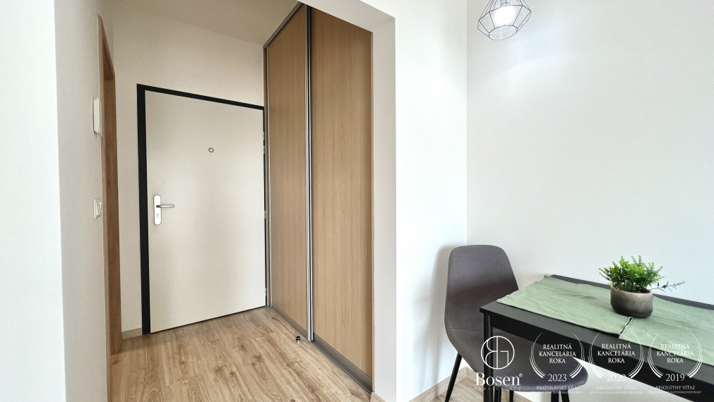 BOSEN | Prenájom 1 izbový klimatizovaný byt s parkovacím státím v novostavbe Slnečnice POP - Bratislava, Petržalka