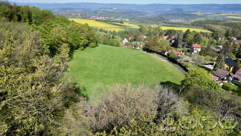 BOSEN | Stavebný pozemok, 35 min od Prahy, nádherné okolie, Bořislav, 2579 m2