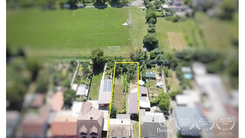 BOSEN | 2 izbový, rodinný dom s garážou, Fiľakovo, 630m2.