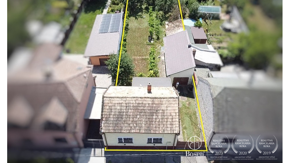 BOSEN | 2 izbový, rodinný dom s garážou, Fiľakovo, 630m2.