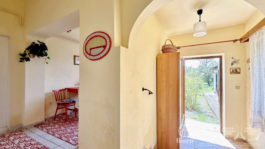 BOSEN | 2 izbový, rodinný dom s garážou, Fiľakovo, 630m2.