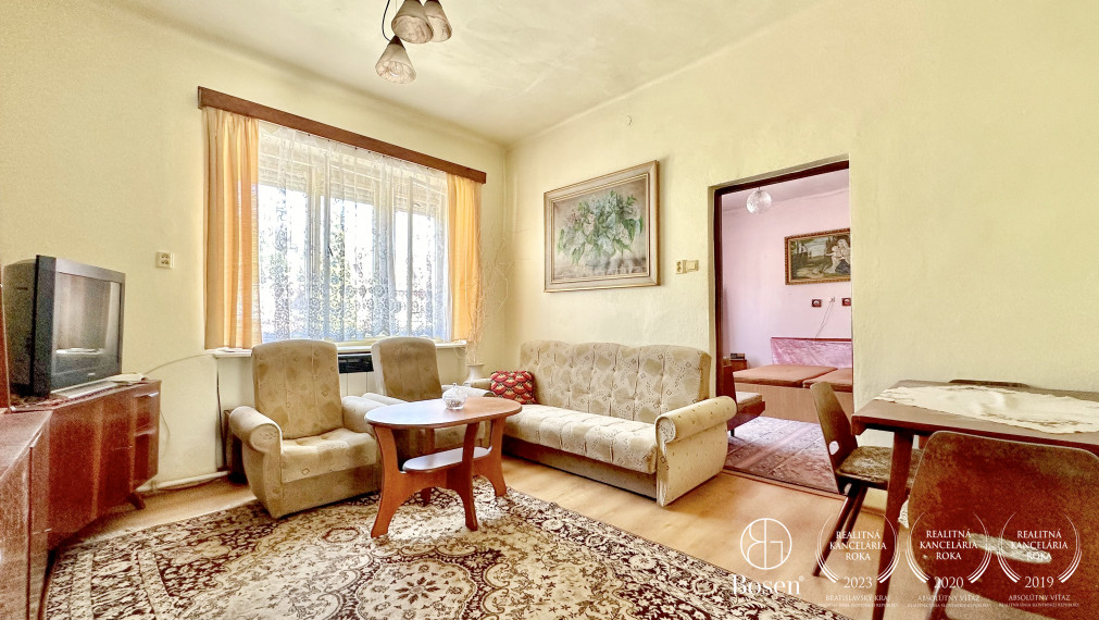 BOSEN | 2 izbový, rodinný dom s garážou, Fiľakovo, 630m2.