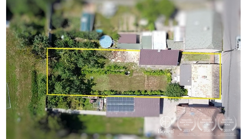BOSEN | 2 izbový, rodinný dom s garážou, Fiľakovo, 630m2.