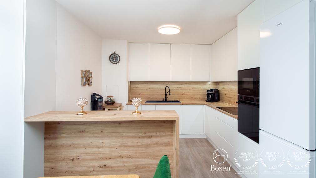 REZERVOVANÝ | BOSEN | Na predaj zariadený 3 izbový byt s garážou - Trenčín