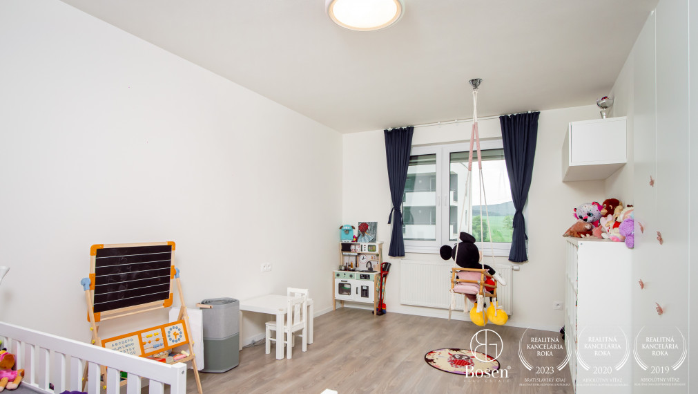 REZERVOVANÝ | BOSEN | Na predaj zariadený 3 izbový byt s garážou - Trenčín