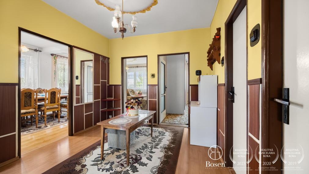 BOSEN | Dvojpodlažný podpivničený rodinný dom s veľkým pozemkom pri lese