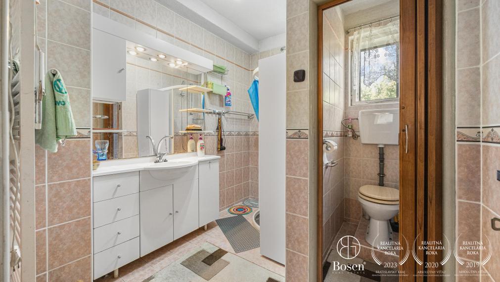 BOSEN | Dvojpodlažný podpivničený rodinný dom s veľkým pozemkom pri lese