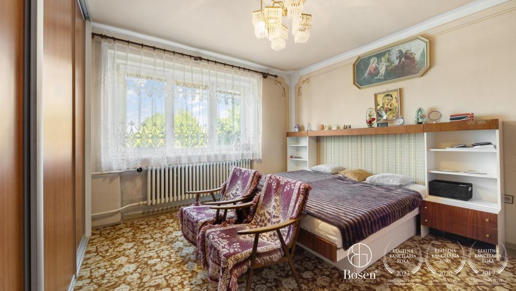 BOSEN | Dvojpodlažný podpivničený rodinný dom s veľkým pozemkom pri lese