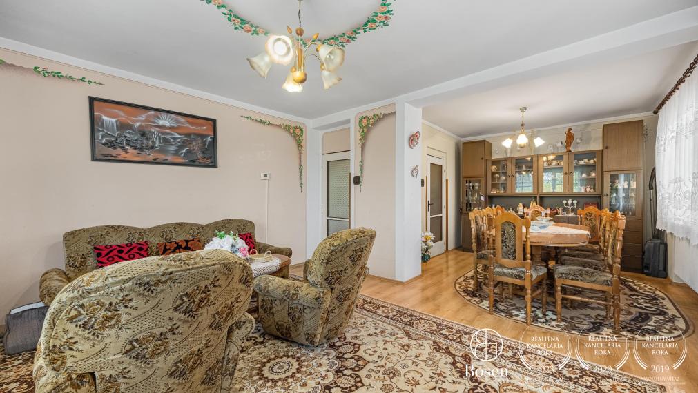 BOSEN | Dvojpodlažný podpivničený rodinný dom s veľkým pozemkom pri lese