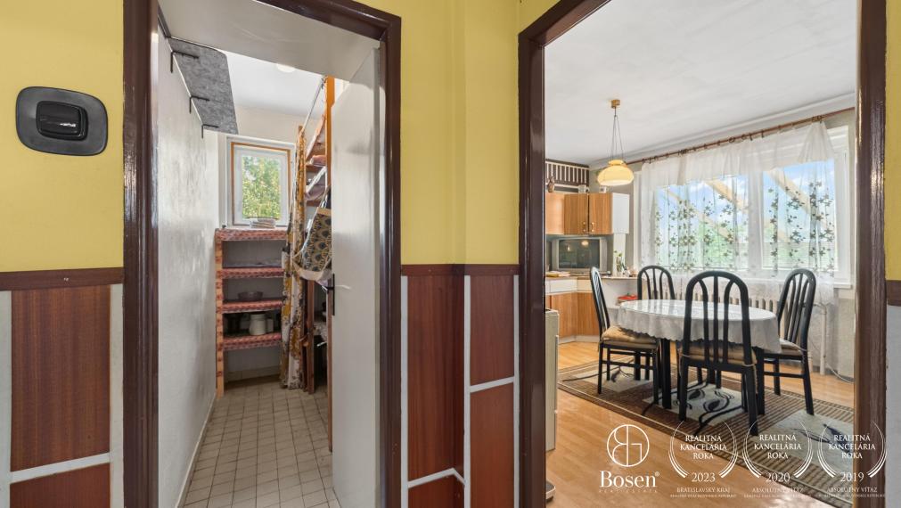 BOSEN | Dvojpodlažný podpivničený rodinný dom s veľkým pozemkom pri lese