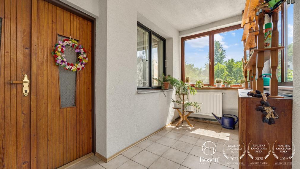 BOSEN | Dvojpodlažný podpivničený rodinný dom s veľkým pozemkom pri lese