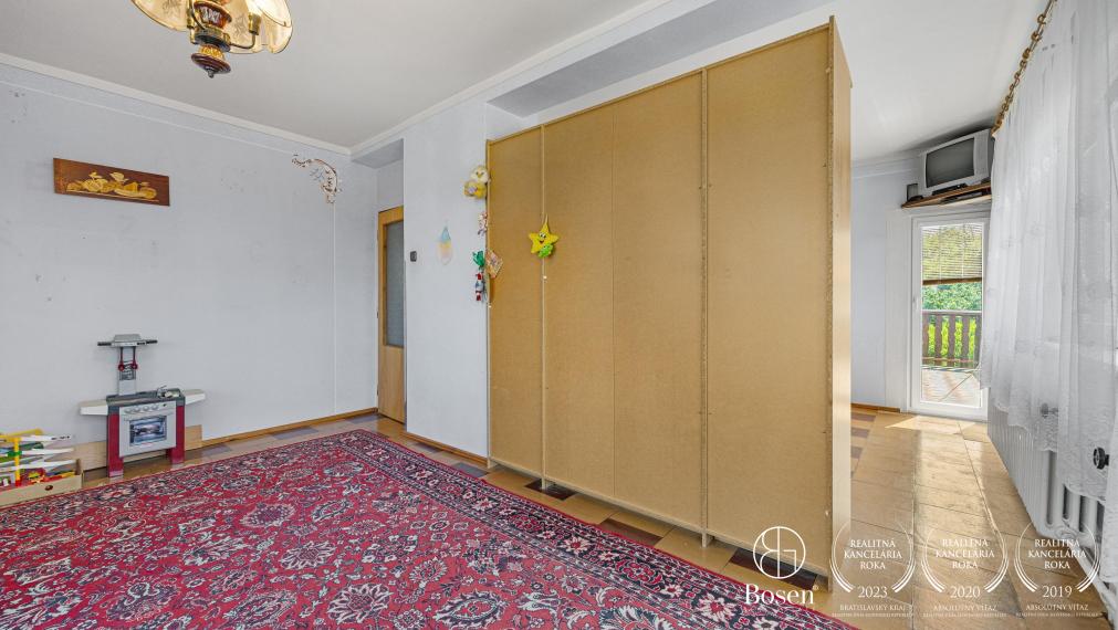 BOSEN | Dvojpodlažný podpivničený rodinný dom s veľkým pozemkom pri lese