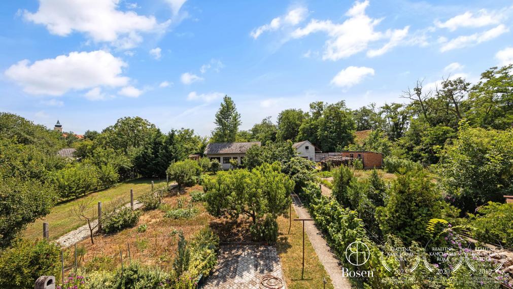 BOSEN | Dvojpodlažný podpivničený rodinný dom s veľkým pozemkom pri lese