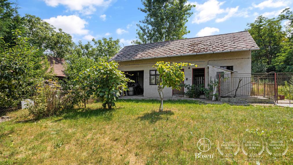 BOSEN | Dvojpodlažný podpivničený rodinný dom s veľkým pozemkom pri lese