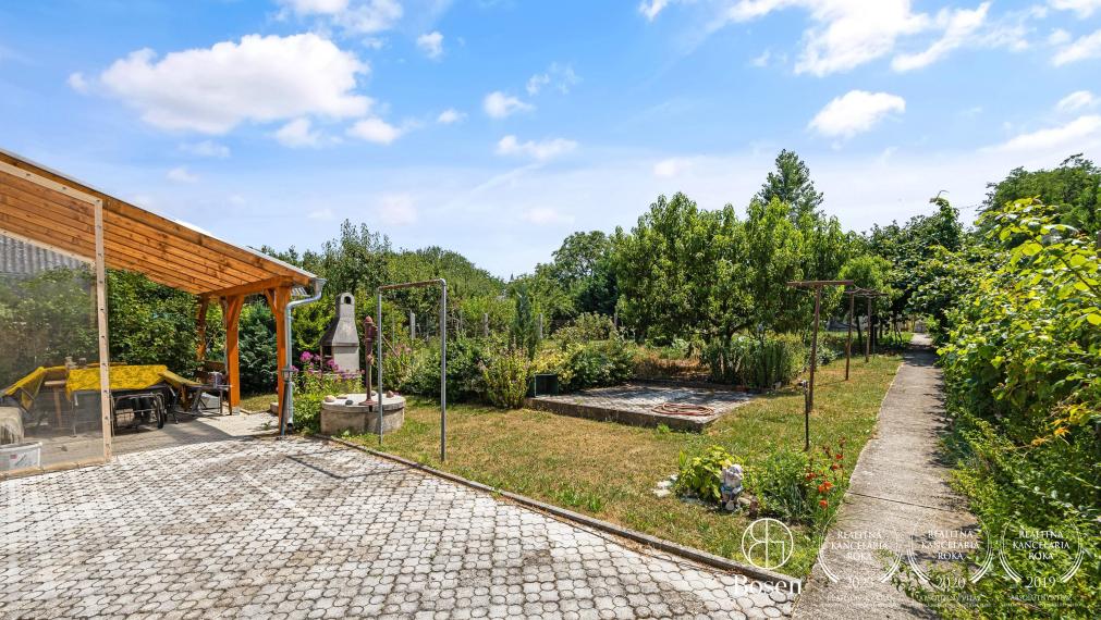 BOSEN | Dvojpodlažný podpivničený rodinný dom s veľkým pozemkom pri lese