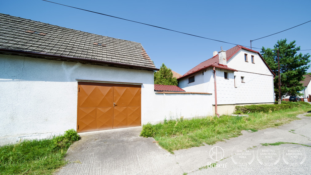 REZERVOVANÉ - BOSEN | Rodinný dom s dvomi garážami, Kúty, Štefánikova, na pozemku 990 m2