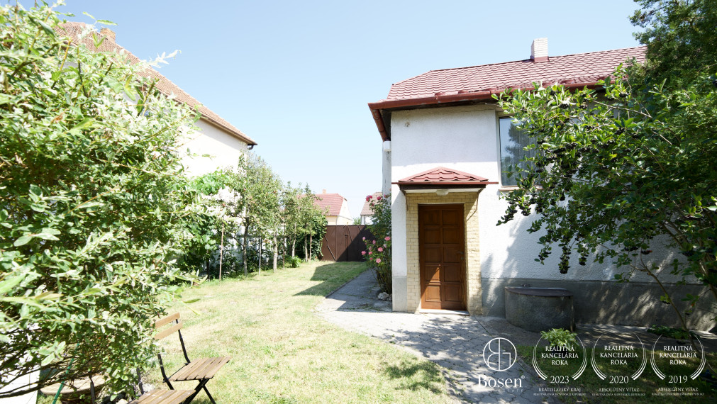 REZERVOVANÉ - BOSEN | Rodinný dom s dvomi garážami, Kúty, Štefánikova, na pozemku 990 m2