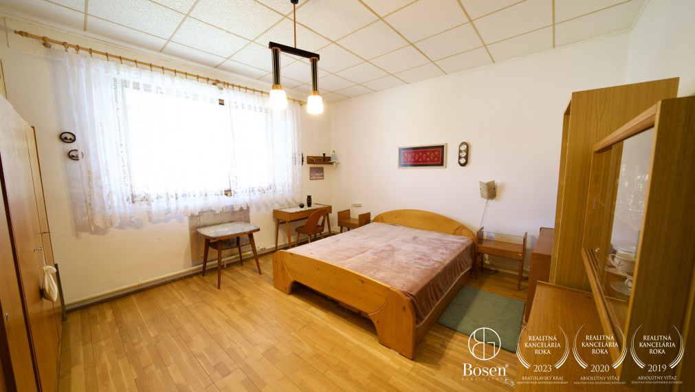 REZERVOVANÉ - BOSEN | Rodinný dom s dvomi garážami, Kúty, Štefánikova, na pozemku 990 m2