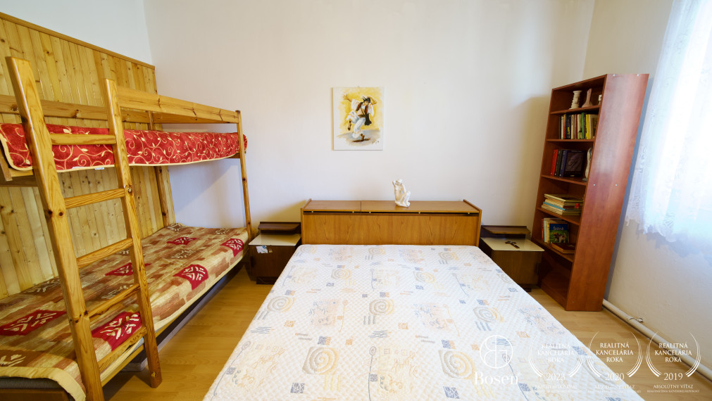 REZERVOVANÉ - BOSEN | Rodinný dom s dvomi garážami, Kúty, Štefánikova, na pozemku 990 m2