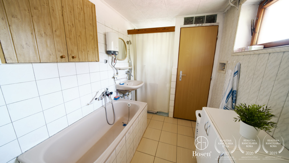 REZERVOVANÉ - BOSEN | Rodinný dom s dvomi garážami, Kúty, Štefánikova, na pozemku 990 m2