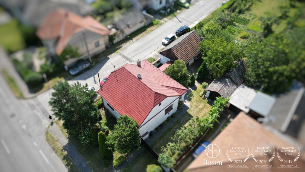 REZERVOVANÉ - BOSEN | Rodinný dom s dvomi garážami, Kúty, Štefánikova, na pozemku 990 m2
